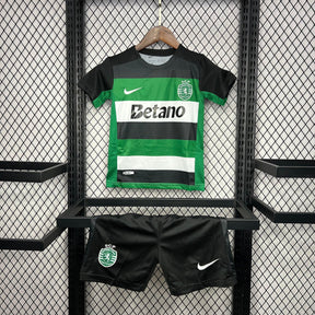 Conjunto Infantil Sporting Principal BICAMPEÃO 2024/25 - MODELO EXCLUSIVO! 🦁🏆