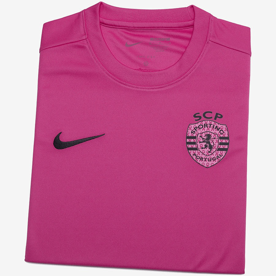 Camisola Sporting Outubro Rosa BICAMPEÃO 2024/25 - MODELO EXCLUSIVO! 🦁🏆